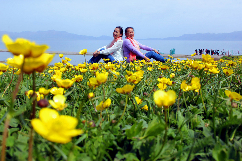 新疆博乐:赛里木湖进入最佳旅游季节