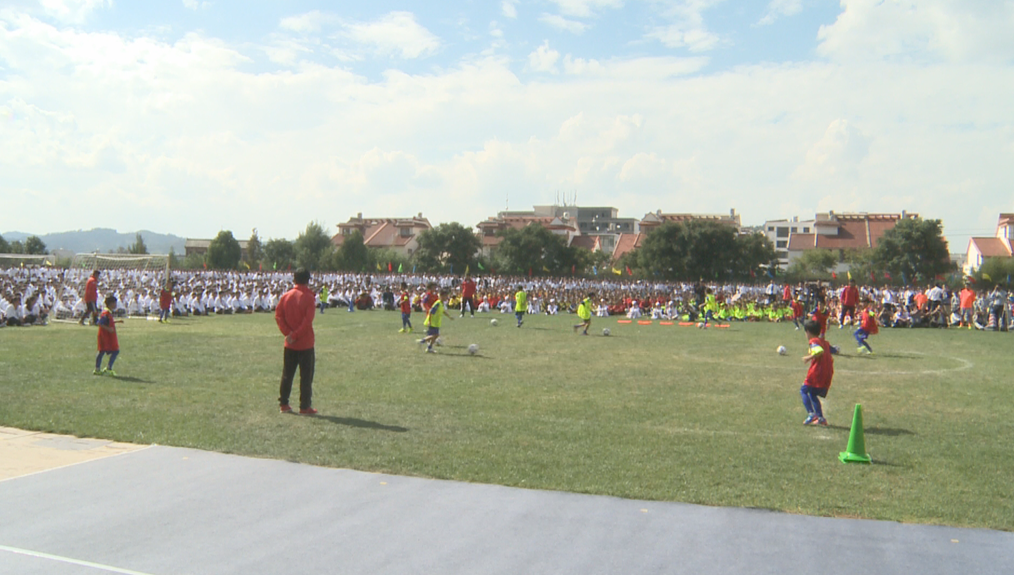 泸西县率先启动全国青少年校园足球试点县建设