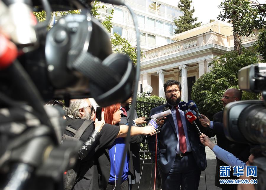 俱乐部老板携枪质疑裁判,希腊政府宣布无限期